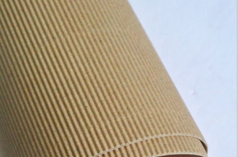 未经裁割的瓦楞纸