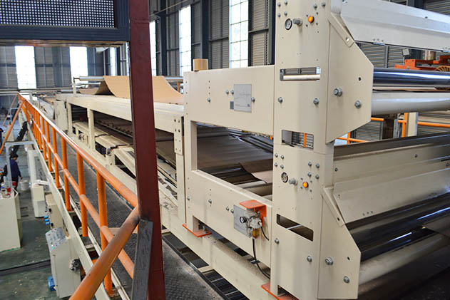 生产线侧面实拍